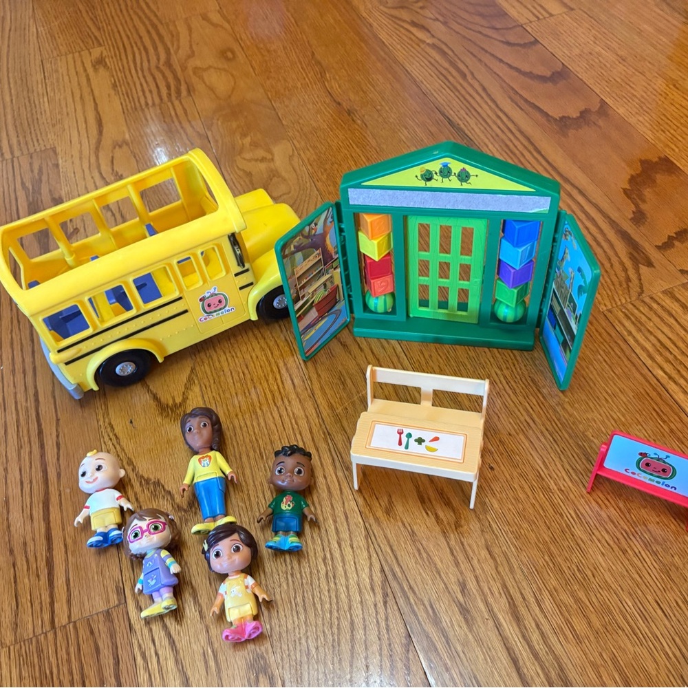 Cocomelon school, bus, teacher, friends